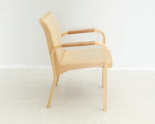 Lataa kuva Galleria-katseluun, Artek 45 nojatuoli umpinaisella selkänojalla beige
