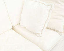 Lataa kuva Galleria-katseluun, 3-istuttava kangassohva valkoinen kuviollinen
