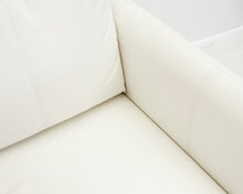 Ladda upp bild till gallerivisning, Pohjanmaan Chic 3h-sohva Soft Antique-nahka valkoinen
