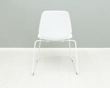 Lataa kuva Galleria-katseluun, Alias Segesta tuoli
