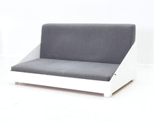 Lataa kuva Galleria-katseluun, 2-istuttava puurunkoinen sohva harmaa
