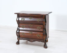 Lataa kuva Galleria-katseluun, Antiikkinen lipasto ruskea
