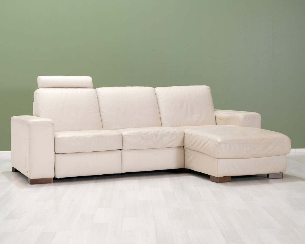 3-istuttava nahkasohva divaanilla luonnonvalkoinen