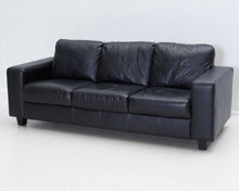 Lataa kuva Galleria-katseluun, 3-istuttava keinonahkasohva musta
