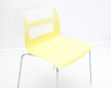 Load image into Gallery viewer, B&amp;B Italia Otto keltainen
