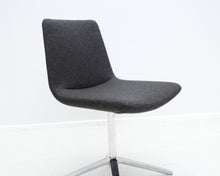 Load image into Gallery viewer, B&amp;B Italia Cosmos työtuoli
