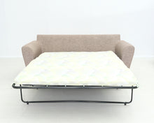 Load image into Gallery viewer, Asko 3-istuttava vuodesohva ruskea kukallinen
