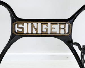 Singer ompelukonepöytä vuodelta 1922
