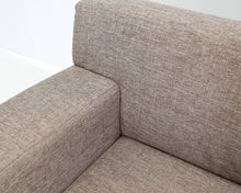 Load image into Gallery viewer, Asko kangassohva puisella reunalla ruskea
