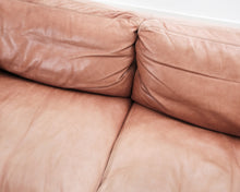Lataa kuva Galleria-katseluun, 3-istuttava nahkasohva konjakinruskea
