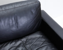 Load image into Gallery viewer, Asko Hidalgo 3-istuttava nahkasohva musta
