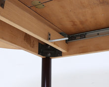 Lataa kuva Galleria-katseluun, 80-luvun ruokapöytä
