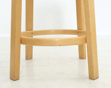 Lataa kuva Galleria-katseluun, Artek Aalto 64 baarituoli
