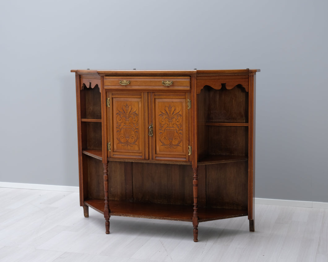 Antiikkinen sivupöytä