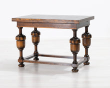 Lataa kuva Galleria-katseluun, Antiikkinen sivupöytä
