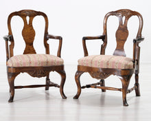 Lataa kuva Galleria-katseluun, Antiikkinen nojatuoli kukallisella istuimella
