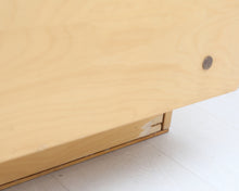 Lataa kuva Galleria-katseluun, Artek Ben af Schultén 556 3-istuttava sohva punainen
