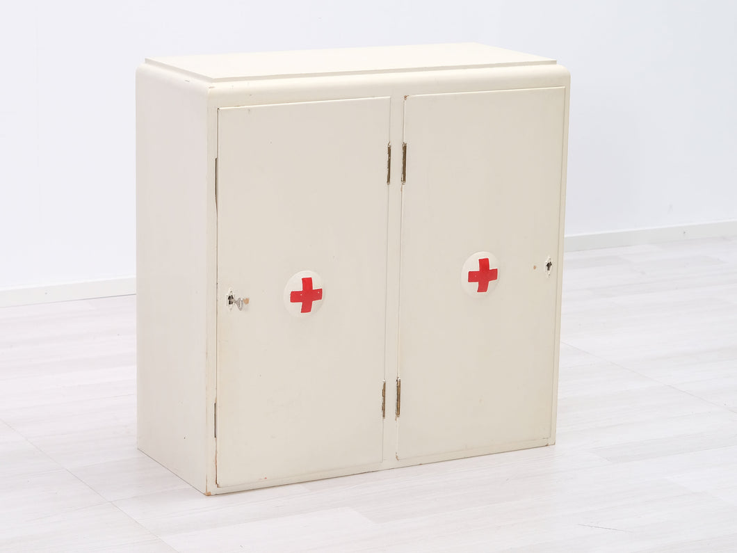 Apteekkarin seinäkaappi