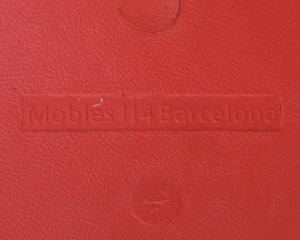 Mobles 114 Barcelona punainen