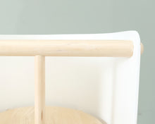 Lataa kuva Galleria-katseluun, Artek 616 syöttötuoli valkoinen
