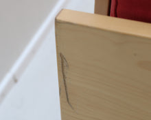 Lataa kuva Galleria-katseluun, Artek Ben af Schultén 556 3-istuttava sohva punainen
