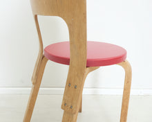 Lataa kuva Galleria-katseluun, Artek 65 tuoli punainen
