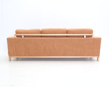 Lataa kuva Galleria-katseluun, Interface 3-istuttava Alcantara sohva ruskea
