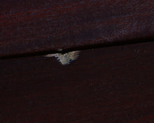 Lataa kuva Galleria-katseluun, 70-luvun kirjahylly
