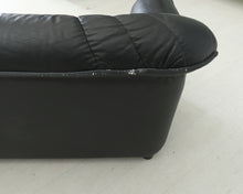 Lataa kuva Galleria-katseluun, 3-istuttava nahkasohva musta
