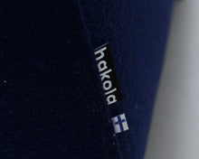 Lataa kuva Galleria-katseluun, Hakola Lazy Wool kulmadivaani mittatilattu tummansininen

