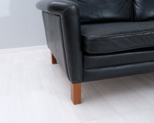 Lataa kuva Galleria-katseluun, 3-istuttava vintage nahkasohva musta
