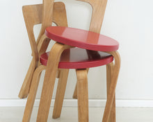 Lataa kuva Galleria-katseluun, Artek 65 tuoli punainen
