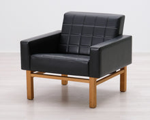 Lataa kuva Galleria-katseluun, 60-luvun kerninojatuoli musta
