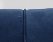 Load image into Gallery viewer, 3-istuttava kangassohva tummansininen
