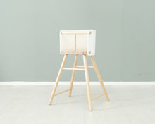 Lataa kuva Galleria-katseluun, Artek 616 syöttötuoli valkoinen
