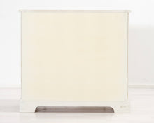 Lataa kuva Galleria-katseluun, Åmells Möbler lipasto
