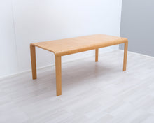 Load image into Gallery viewer, Artek Studio Bamboo ruokapöytä by Henrik Tjaerby
