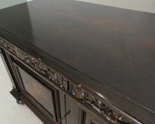 Lataa kuva Galleria-katseluun, 40-luvun tumma koristeellinen senkki koivua
