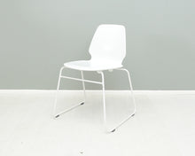 Lataa kuva Galleria-katseluun, Alias Segesta tuoli
