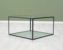 Load image into Gallery viewer, B&amp;B Italia sohvapöytä lasilevyllä
