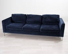 Lataa kuva Galleria-katseluun, 3-istuttava samettisohva tummansininen
