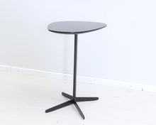 Lataa kuva Galleria-katseluun, Adea D-pöytä musta
