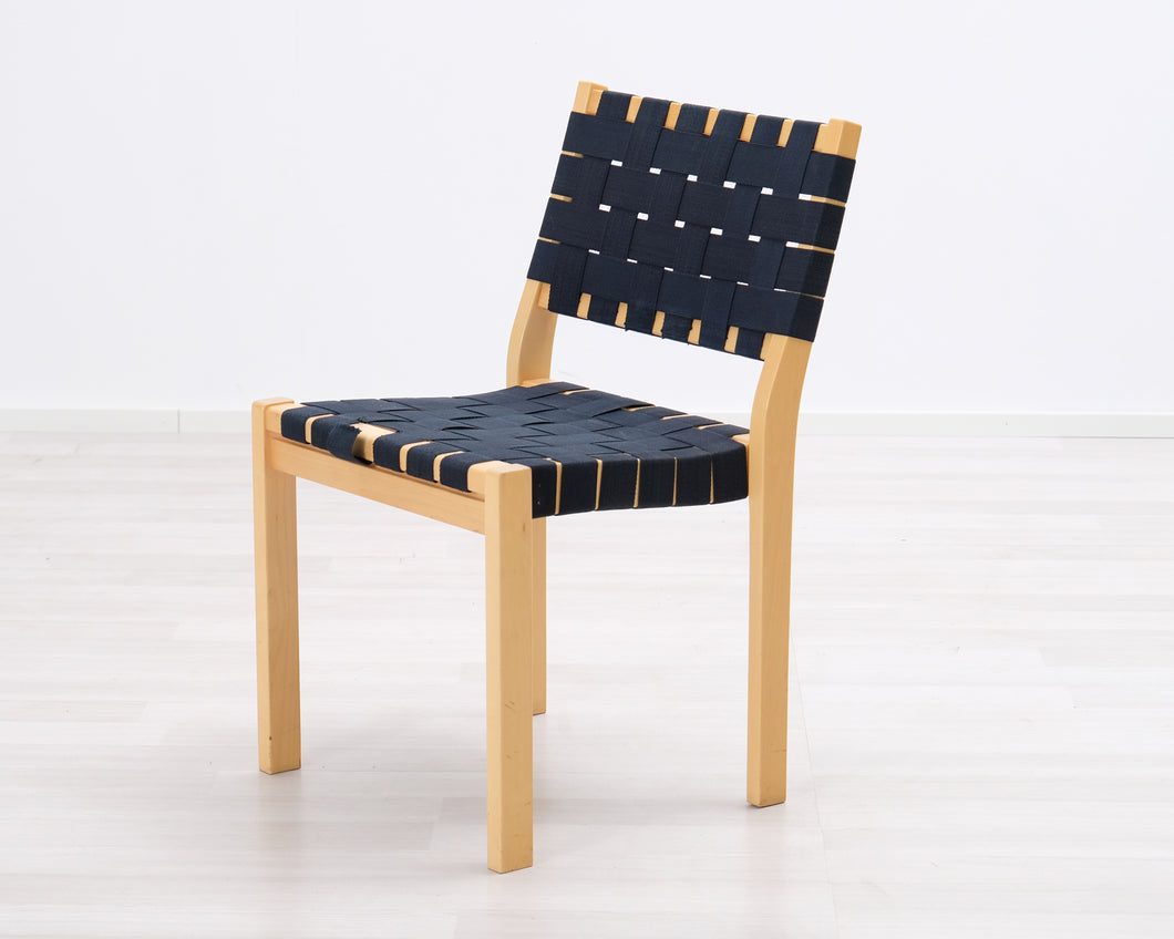 Artek 611 satulavyötuoli musta