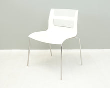 Load image into Gallery viewer, B&amp;B Italia Otto valkoinen
