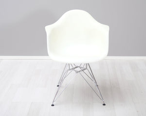 Vitra Eames DAR tuoli valkoinen