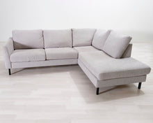 Lataa kuva Galleria-katseluun, 4-istuttava kulmasohva vaaleanharmaa
