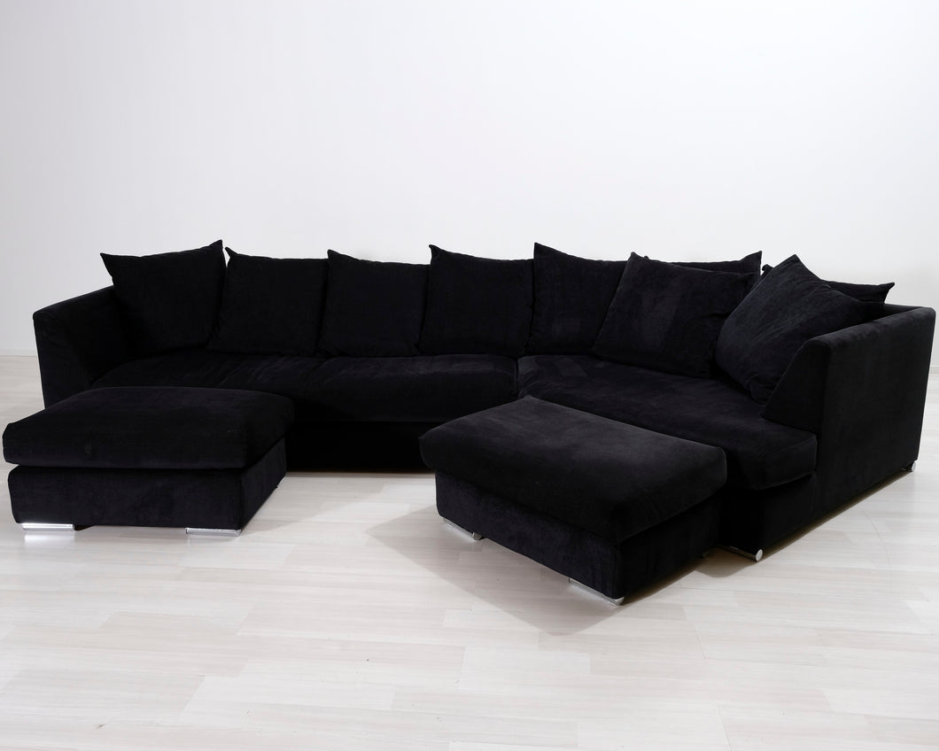 6-istuttava kangassohva ja kaksi rahia musta