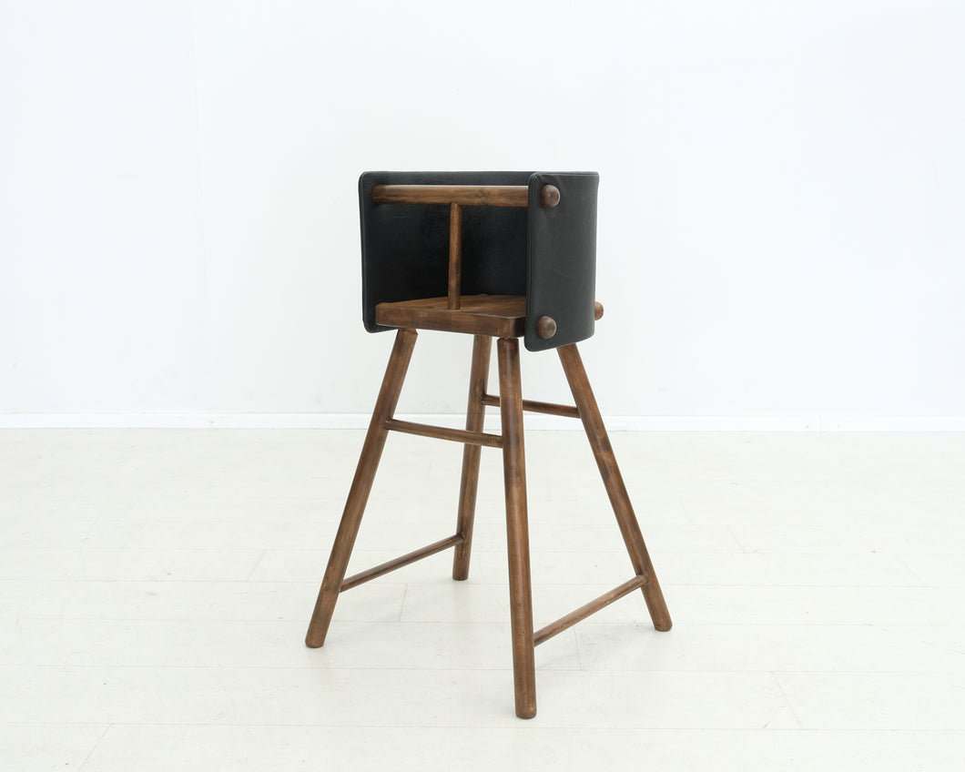 Artek 616 syöttötuoli musta